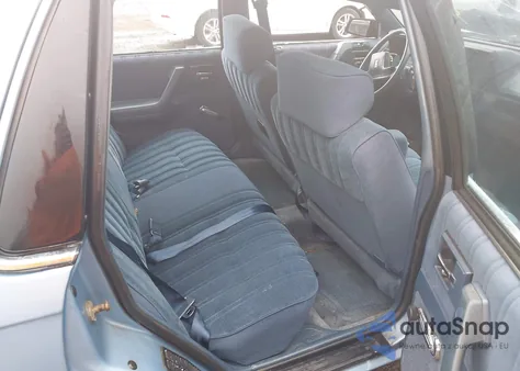 1993 Oldsmobile Cutlass Ciera S z USA, uszkodzony, nr VIN 1G3AG54N3P6340107